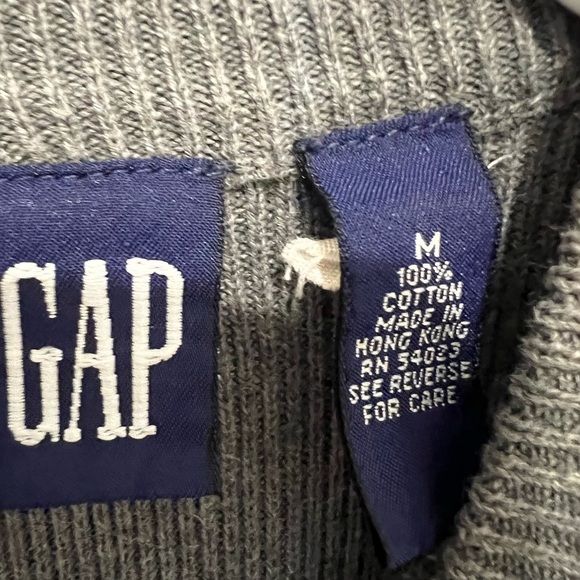 GAP size medium lightweight sweater ling sleeve gray - Picture 3 of 3